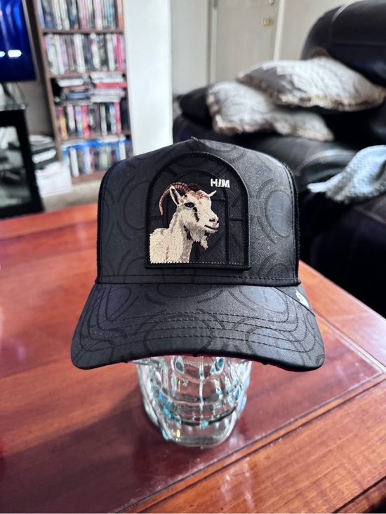 Goorin Bros. Other - Goorin Brothers “HYMN” Trucker Hat. Mesh Snapback Black/ Red NWT